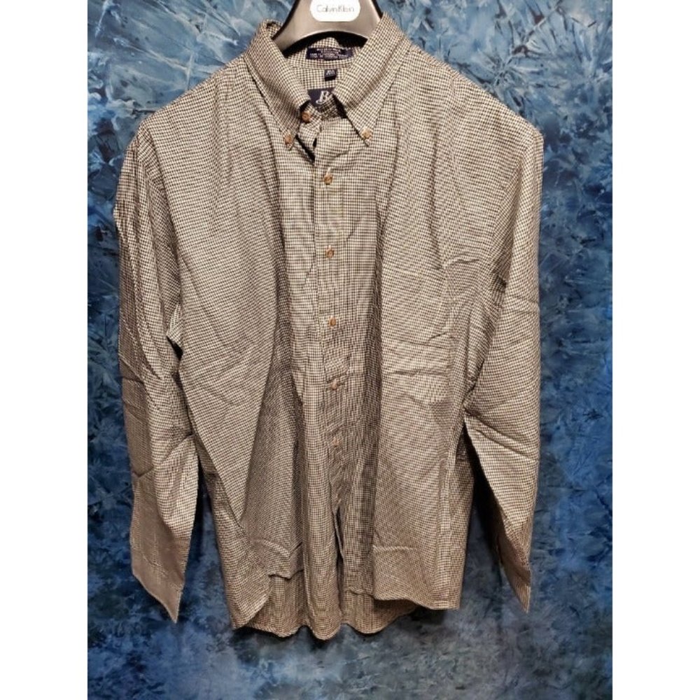 Bass Black and white Button-up shirt.